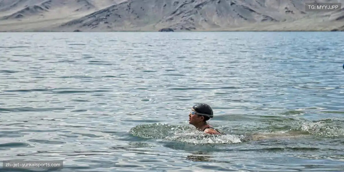 🎧赛事解说,声临其境!大咖解读,深度解析比赛战术🎙️